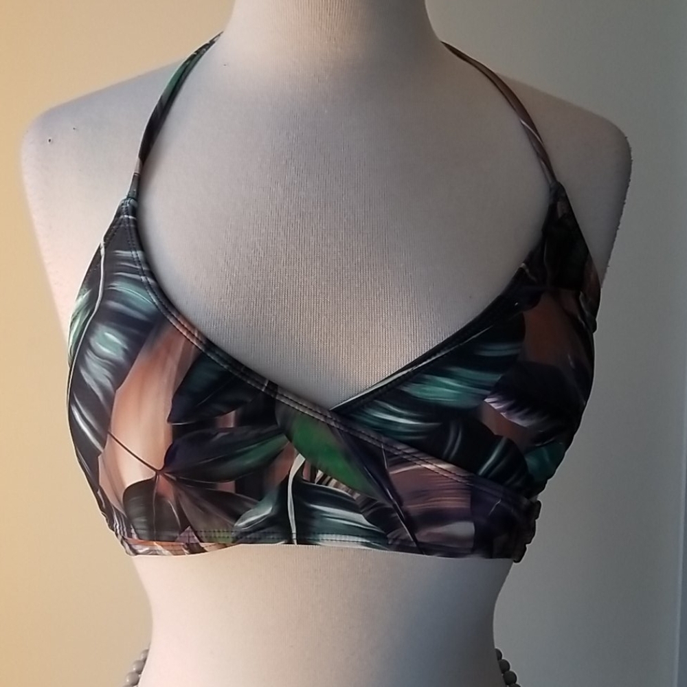Tropical Criss Cross Halter Bikini Set - Picture 4 of 8